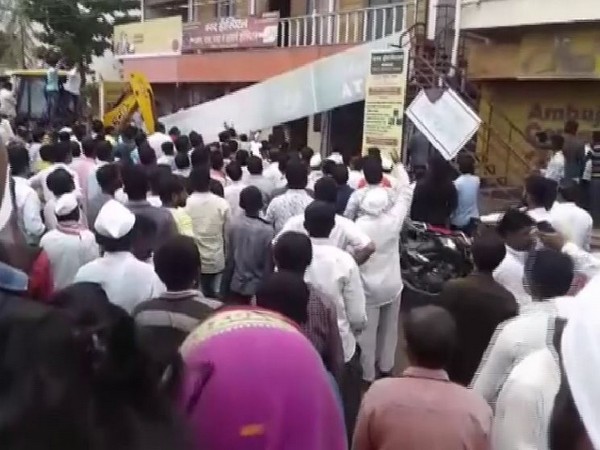 The roof of a Bank of Maharashtra building collapsed on Wednesday in Solapur. Photo/ANI