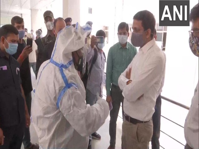 Jharkhand Health Minister Banna Gupta during his visit to Sadar Hospital in Ranchi. (Photo/ ANI)