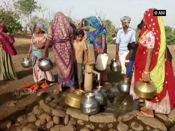 Women fetch water from a handpump in Banswara district, Rajasthan. Photo/ANI