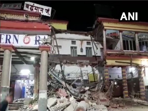 A portion of the entrance gate of Barddhaman railway station collapsed on Saturday. (File photo)