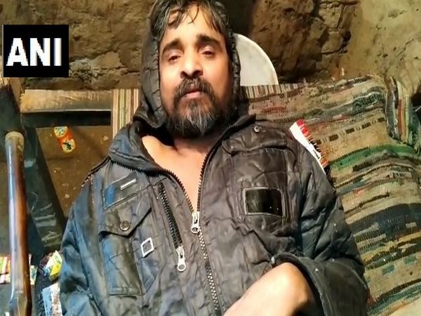 Jagdish Jatov, man bedridden from past 12 years due to paralysis requests the government either to give him medical treatment or euthanasia as he has no one to look after him 