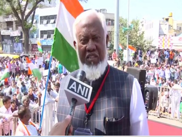 Protester speaking to ANI at Benagaluru in Karnataka Photo/ANI