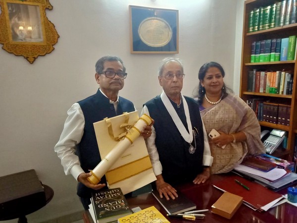 Former President Pranab Mukherjee (middle) with his son Abhijit Mukherjee (left) and daughter Sharmistha Mukherjee (right). (Photo credit: @ABHIJIT_LS Twitter)