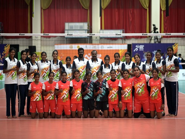 Bharathiar University Volleyball team and SRM University Volleyball team (Image: SAI media)