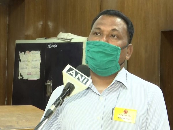 Tehsildar Gulab Singh speaking to ANI. Photo/ANI