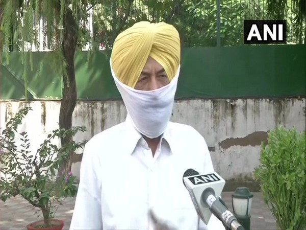    Shiromani Akali Dal leader Balwinder Bhunder talking to ANI on Thursday.