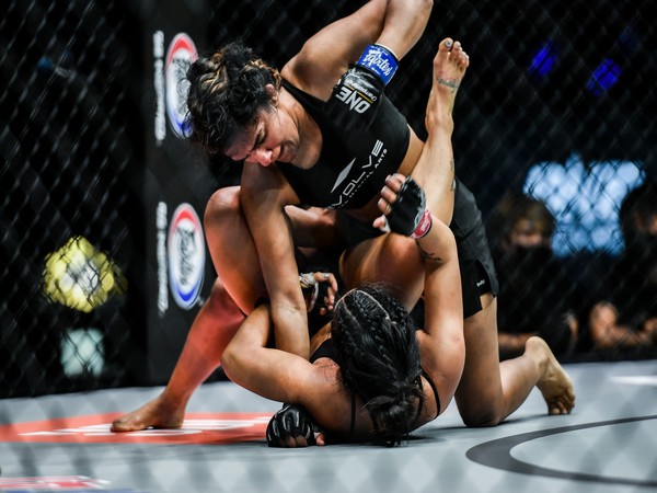 Ritu Phogat and Bi Nguyen (Photo: ONE Championship)