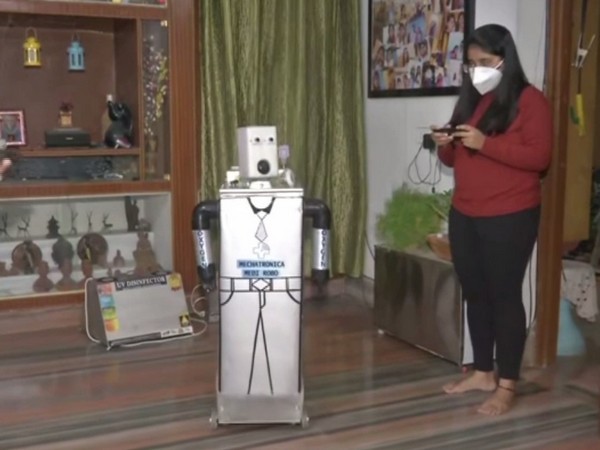 Engineering student, Akansha along with her robot in Bihar (Photo/ANI)