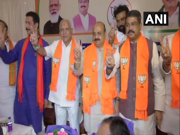 Karnataka Chief Minister-elect Basavaraj Bommai with other BJP leaders. (Photo/ANI)