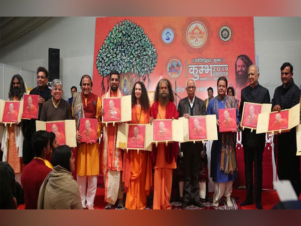 Launch of Dinesh Shahra's book, 'Simplicity and Wisdom' in Indore in the presence of Swami Omanand Saraswati
