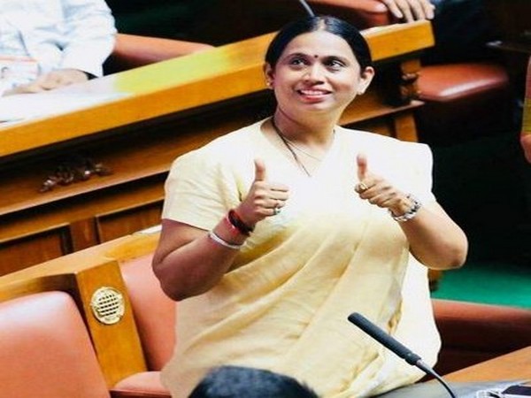 Congress leader Lakshmi Hebbalkar (Photo courtesy: Hebbalkar's Twitter account)