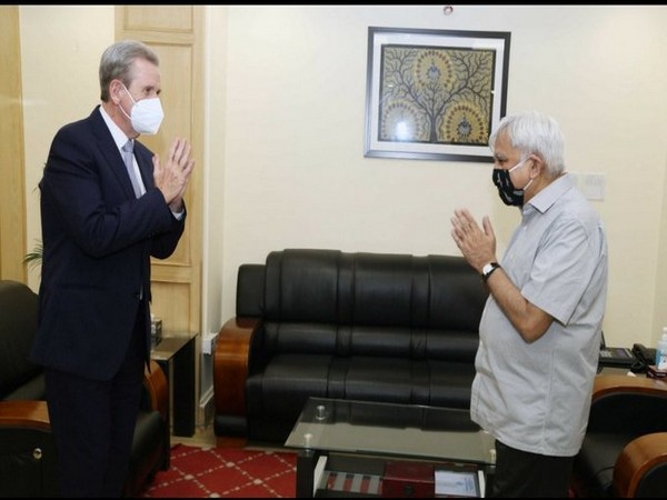 Barry O' Farrell, Australia's High Commissioner to India, called on Chief Election Commissioner of India, Sunil Arora (Photo tweeted by Spokesperson, Election Commission of India)