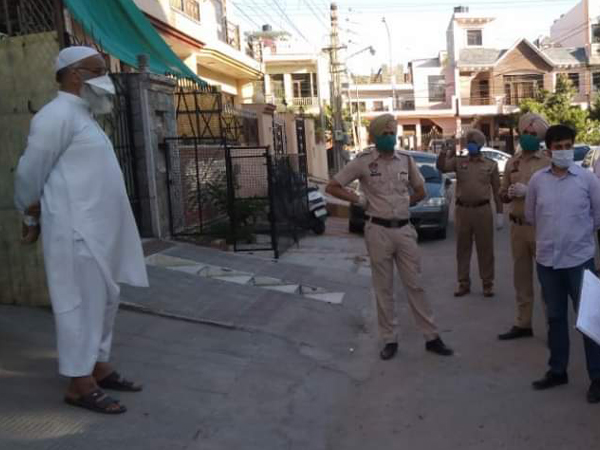 Containment zones made in Punjab's Mohali and Mauli Baidwan districts after two test positive for COVID-19. Photo/ ANI