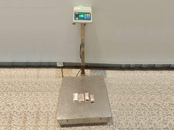 CISF officials seized 1100 gm gold from passenger at Hyderabad Airport. Photo/ANI