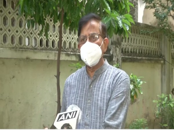 CPI (M) leader Mohammad Salim speaking to ANI in Kolkata on Wednesday.