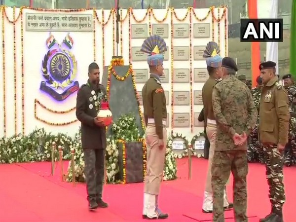 CRPF paid tribute to 40 jawans killed in Pulwama attack in Srinagar. Photo/ANI 
