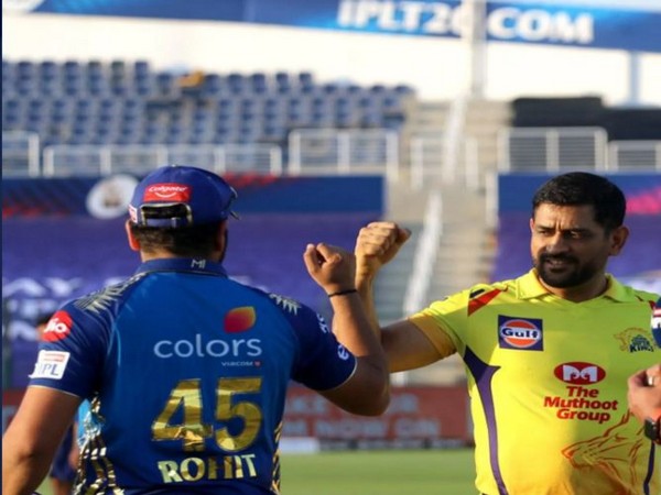  MI skipper Rohit Sharma with CSK captain MS Dhoni. (Photo/ IPLT20.com) 