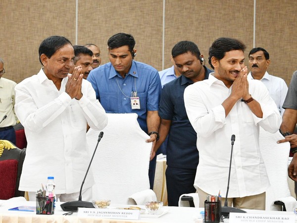 Telangana Chief Minister Chandrasekhar Rao (left) and Andhra Pradesh Chief Minister Jagan Mohan Reddy (Right) at Pragati Bhavan on Friday. Photo/ANI
