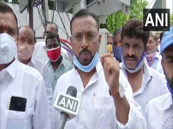 Syed Nizamuddin, President, Telangana State Cab and Bus Operators Association (TSCBOA) speaking to ANI on Saturday. Photo/ANI