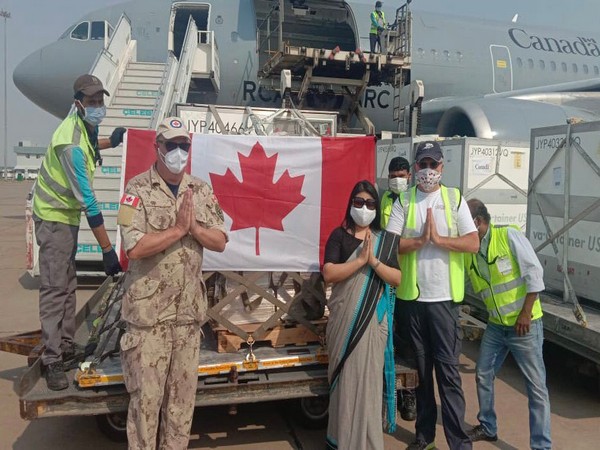 shipment of 50 ventilators and 25000 vials of Remdesivir to India by Canada.(Photo/Credit: Twitter/ @MEAIndia)