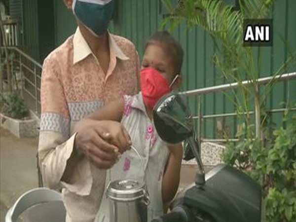 Food is distributed at Amma Canteen in Chennai's KK Nagar area. [Photo/ANI]