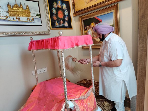 Punjab Chief Minister Captain Amarinder Singh offering prayers on Monday. Photo/ANI