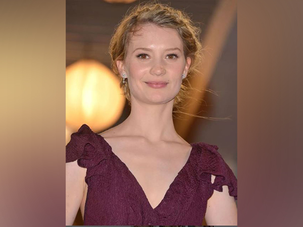 Mia Wasikowska (Image Source: Instagram)