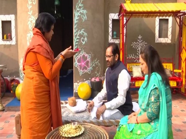 Union Ministers Mukhtar Abbas Naqvi and Sadhvi Niranjan Jyoti celebrating Bhai Dooj. (Photo/ANI)