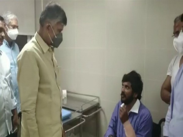 TDP chief Chandrababu Naidu meeting injured party workers at Manipal Hospital. (Photo/ANI)