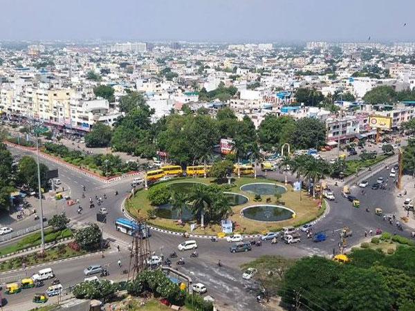 73 pc of buyers prefer organised real estate service provider for property investment in Indore. 