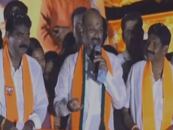 Telangana BJP chief Bandi Sanjay in Mahbubnagar (Photo/ANI)