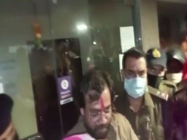 Visuals of Karni Sena's protest from Indore (ANI)