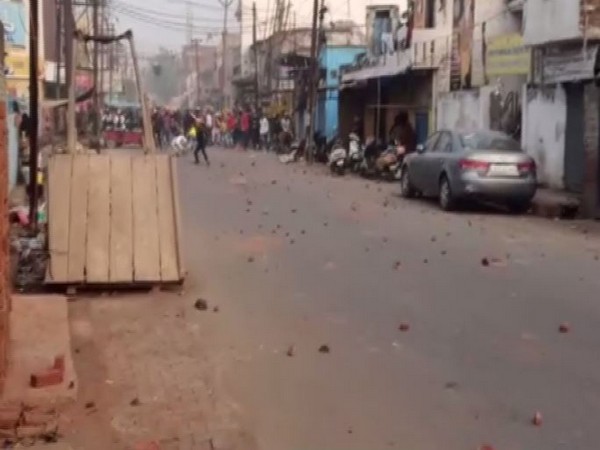 Protesters pelted stones at police personnel in Meerut (Photo/ANI)