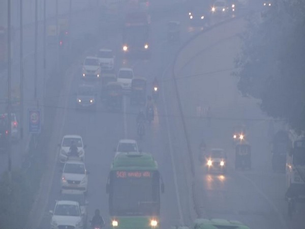 The air quality in the national capital on Monday morning remained in the 