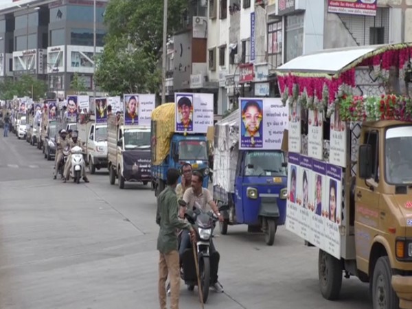 Locals took out Asthi Yatra for 22 children who lost their lives in a major fire in a coaching center (Photo/ANI)