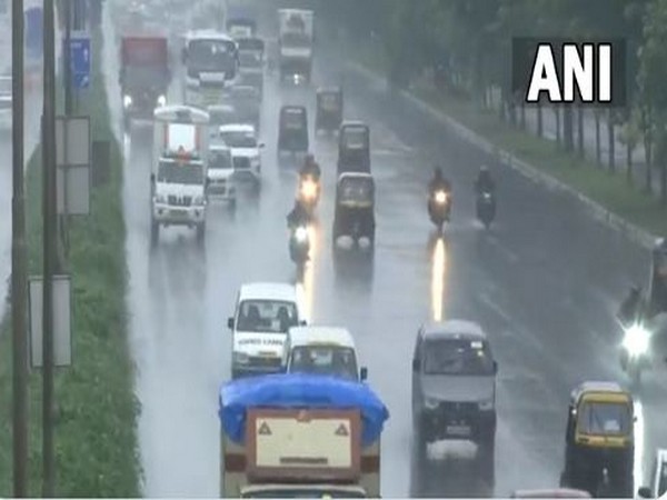 Rain lashes parts of Mumbai (Photo/ANI)