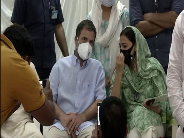 Congress leader Rahul Gandhi at former Delhi Congress Chief Tajdar Babar's funeral (Photo/ANI)