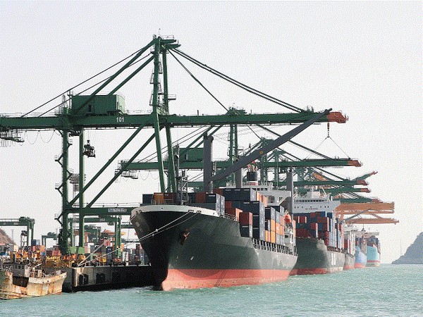 The Ministry of Trade, Industry and Energy announced on the 1st that exports amounted to $55.55 billion in October, up 24% year-on-year.