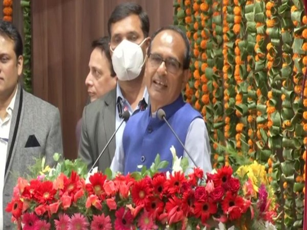 Shivraj Singh Chouhan adresses convention of the women's wing of the Indian Veterinary Association in Bhopal (Photo/ANI)