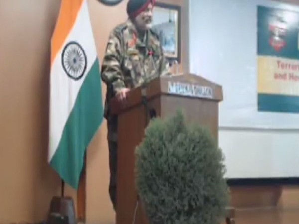 Lt Gen Kanwal Jeet Singh in Srinagar (Photo/ANI)