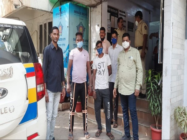 Drug peddlers arrested after Ganja recovered from their possession.