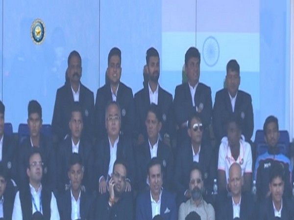 BCCI office bearers with Under 19 team (Photo/BCCI-Twitter)