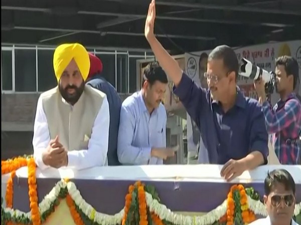 Arvind Kejriwal and Bhagwant Mann hold roadshow in Amritsar (Photo/ANI)