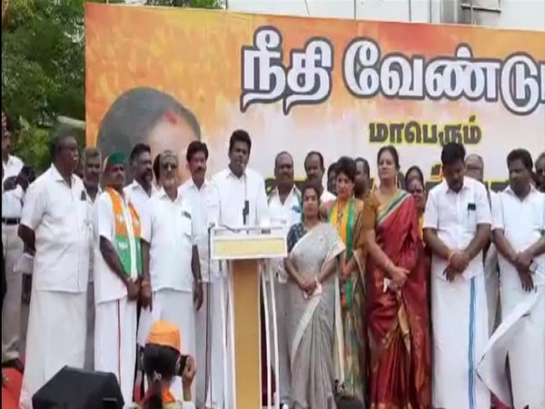 Tamil Nadu BJP president K Annamalai (centre) at Virudhunagar