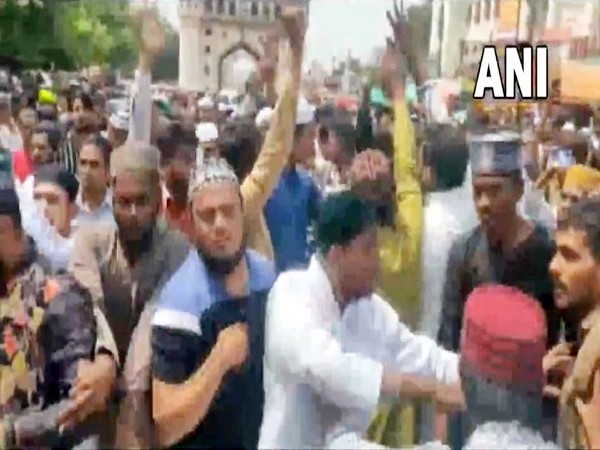 Protests outside Mecca Masjid (Image source: ANI)