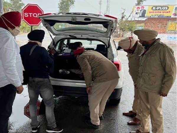 Police checking vehicles at Fatehgarh Sahib in Punjab