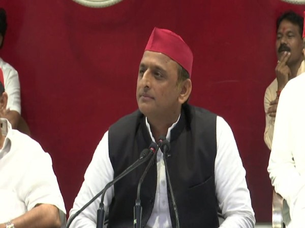 Samajwadi Party chief Akhilesh Yadav adressing press conference in Lucknow (Photo/ANI)