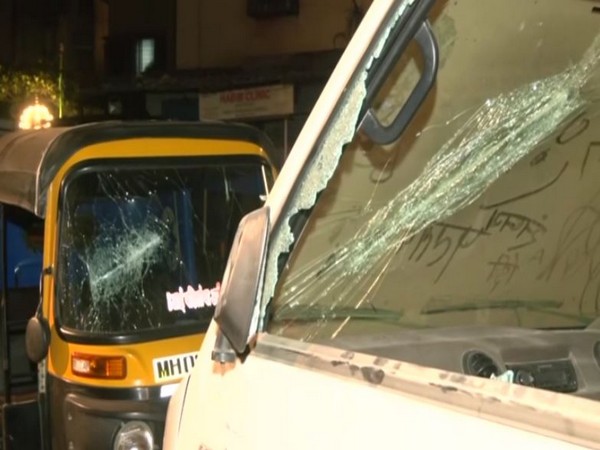 Visuals of vandalized vehicles in Mankhurd (Photo/ANI)