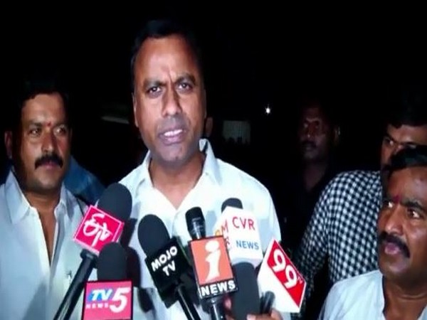 Legislator Komatireddy Raj Gopal Reddy speaking to media persons in Telangana on Saturday. Photo/ANI