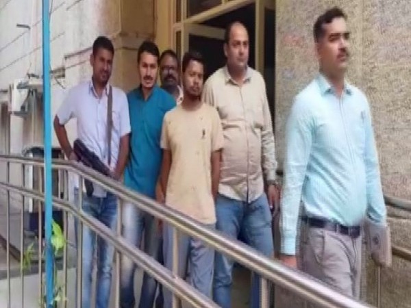 In a joint operation with the Special Task Force (STF), Bihar and a team of Southern Range (SR) of Delhi Police Special Cell have arrested a gangster cum extortionist namely Vikas Jha (Photo/ANI)